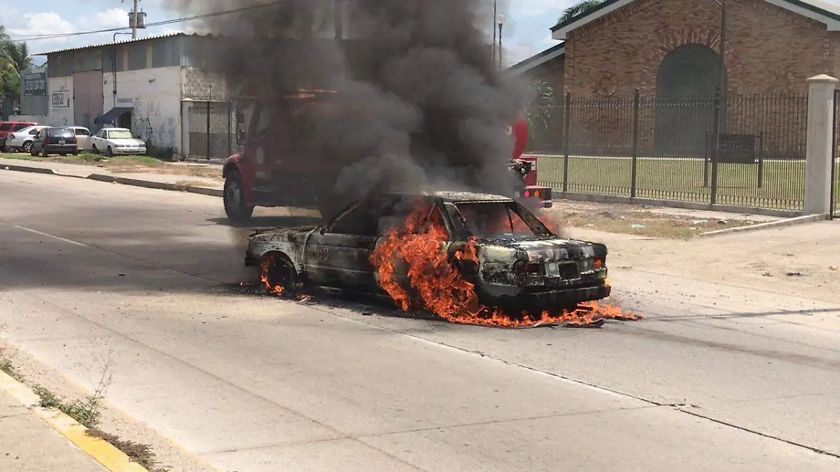 taxi incendiado